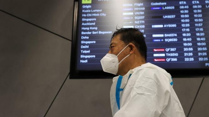 Passengers are no longer required to wear masks during international flights to Australia. (Con Chronis/AAP PHOTOS)