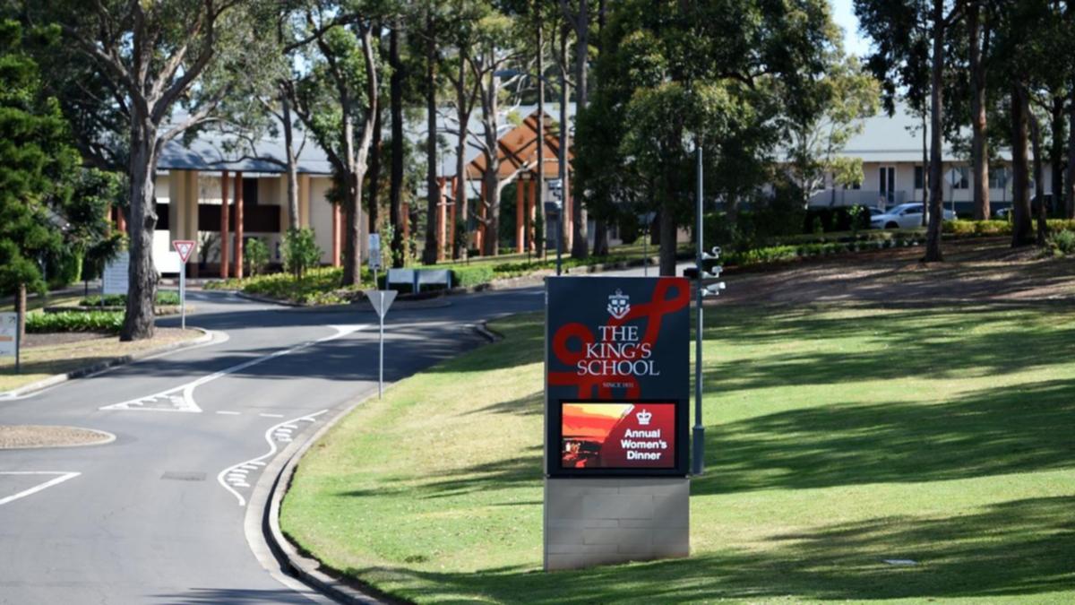 Private schools are focusing on capital works 'with no educational purpose', the report claims. (Dan Himbrechts/AAP PHOTOS)