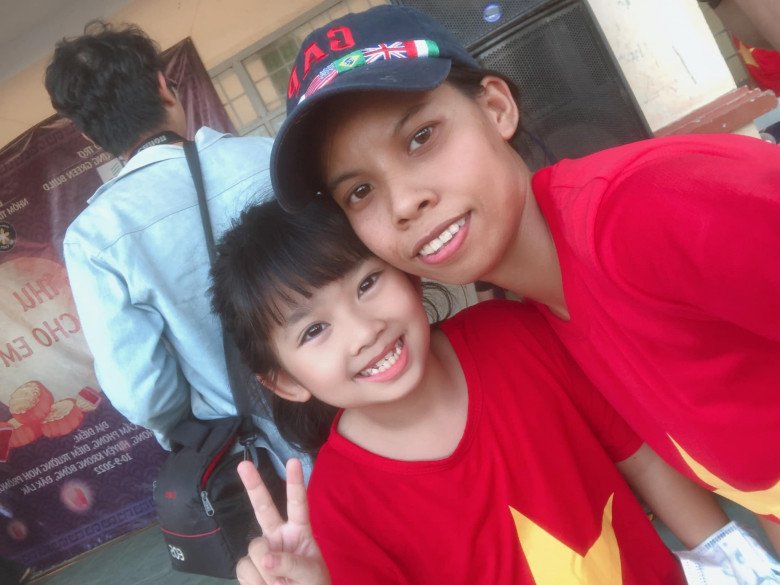 Sao Việt 24h: Con gái Mai Phương được bảo mẫu đưa đi thăm mẹ, nhìn cô bé đứng cạnh di ảnh ai cũng xót xa - 3