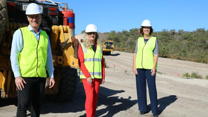 Joondalup Mayor Albert Jacob, Wanneroo Mayor Tracey Roberts and Tamala Park Regional Council chairwoman Karen Caddy visit the works on the northen link of the Burns Beach-Mindarie coastal path.