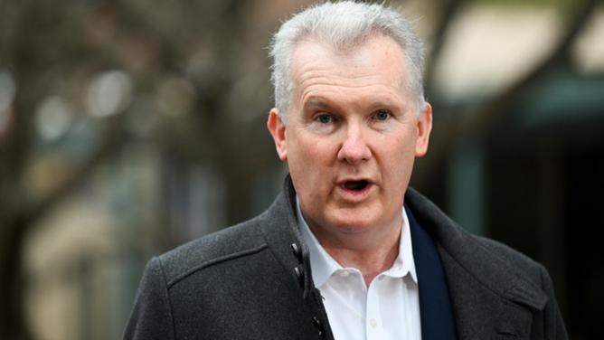 Tony Burke says new gig worker protections will apply to people who are 