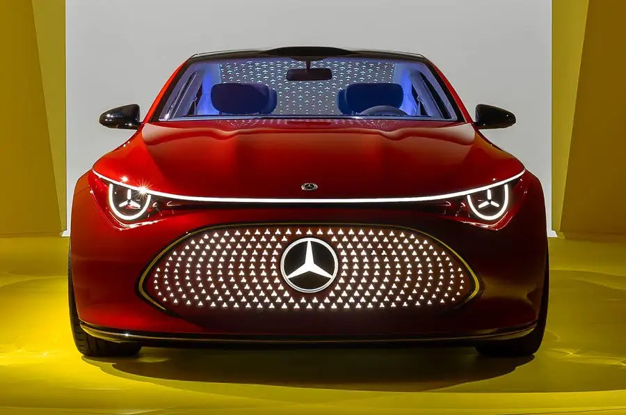 Mercedes-Benz muốn biến đèn ban ngày thành cá tính xe điện như ống xả xe xăng - Ảnh 1.