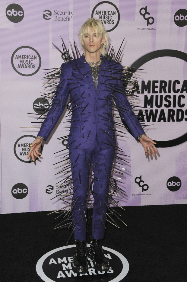 Thời trang lập dị thách thức mọi sự sáng tạo của các nhà tạo mốt - Ảnh 8. Thời trang lập dị thách thức mọi sự sáng tạo của các nhà tạo mốt - Ảnh 8.