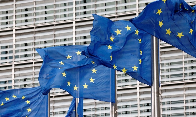 Cờ Liên minh châu Âu (EU) bên ngoài trụ sở ở Brussels, Bỉ, hồi tháng 9/2022. Ảnh: Reuters