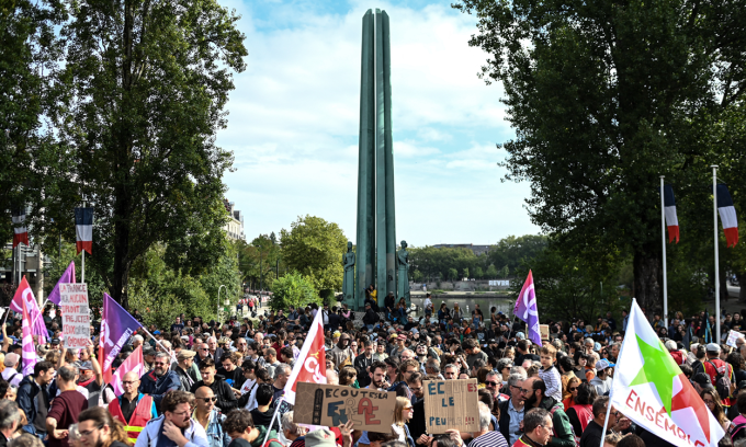 Người dân biểu tình ở thành phố Nantes, Pháp ngày 7/9. Ảnh: AFP