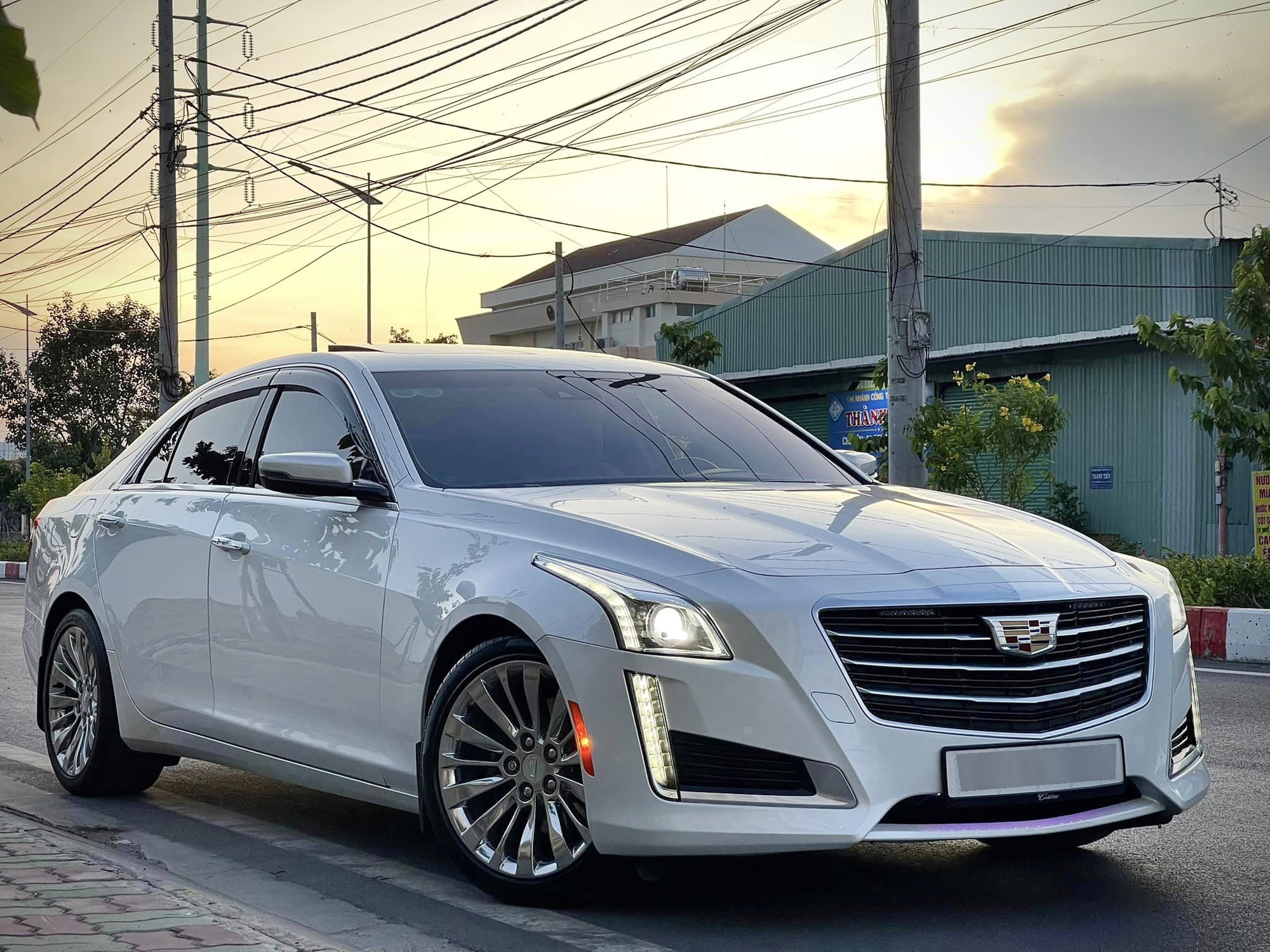 Rao Cadillac CTS giá hơn 1,4 tỷ, người bán cho biết cả Việt Nam chỉ có vài chiếc, đi trung bình hơn 3.000km/năm, cùng phân khúc E-Class- Ảnh 2.