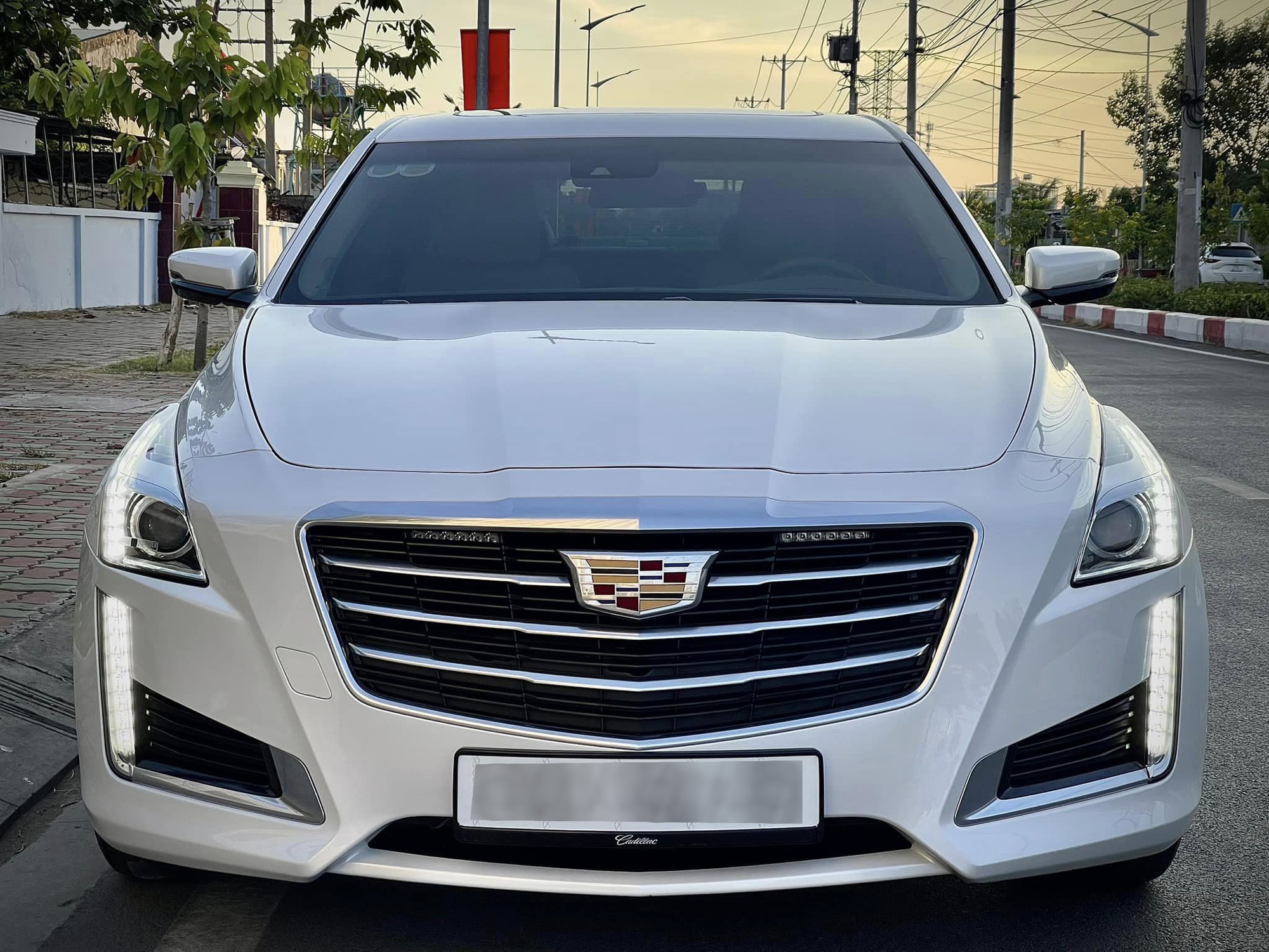 Rao Cadillac CTS giá hơn 1,4 tỷ, người bán cho biết cả Việt Nam chỉ có vài chiếc, đi trung bình hơn 3.000km/năm, cùng phân khúc E-Class- Ảnh 3.