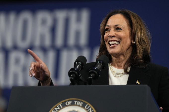 Bà Kamala Harris phát biểu tại Greensboro, bang Bắc Carolina ngày 12/9. Ảnh: AP