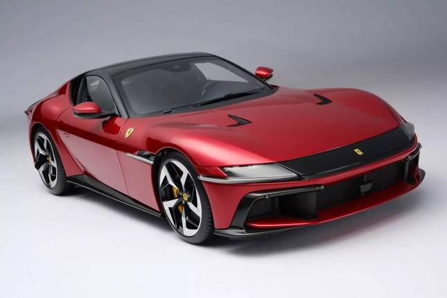 Mô hình siêu xe Ferrari đắt hơn một chiếc sedan mới- Ảnh 1.