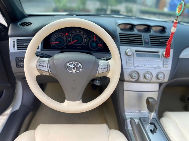 'Toyota Camry' mui trần rao bán ngang ngửa Kia K3: Hàng độc từng có giá hơn 2 tỷ mua mới, sản xuất 2007, lăn bánh gần 90.000km- Ảnh 10.