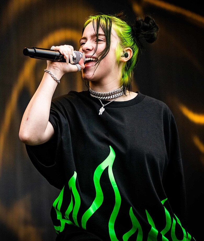 Billie Eilish gặt hái nhiều thành công khi còn rất trẻ, giống với Justin Bieber.