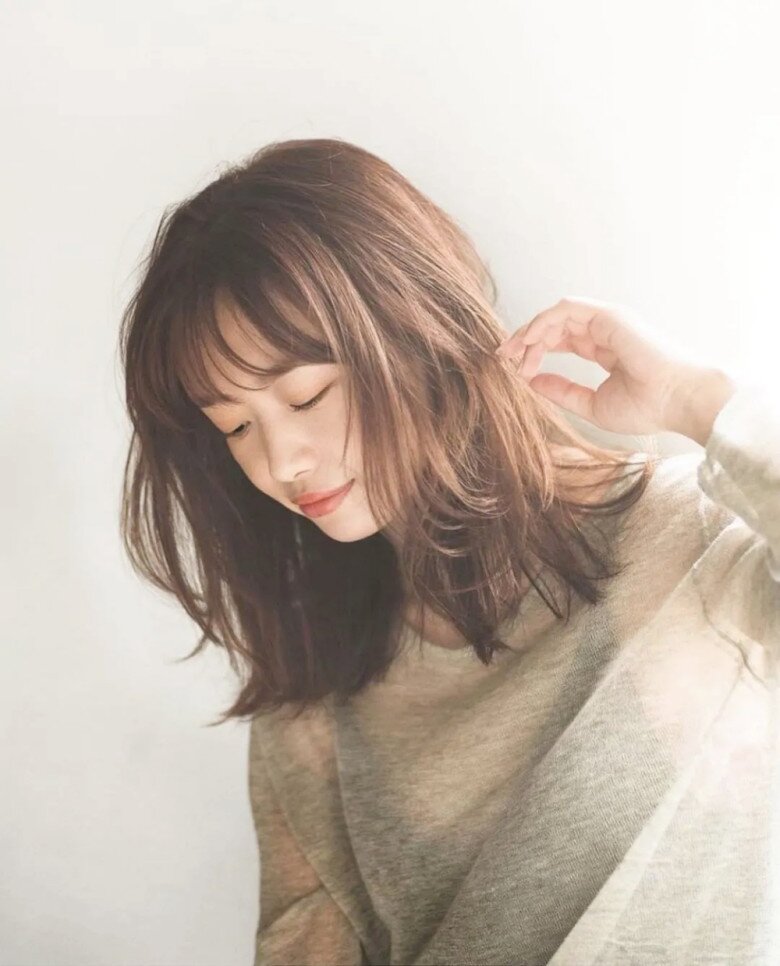 Sau 30 tuổi muốn trông thanh lịch, chị em phải nhớ 3 điều: Tóc không dài, mặt không dày, quần áo không sặc sỡ - 2