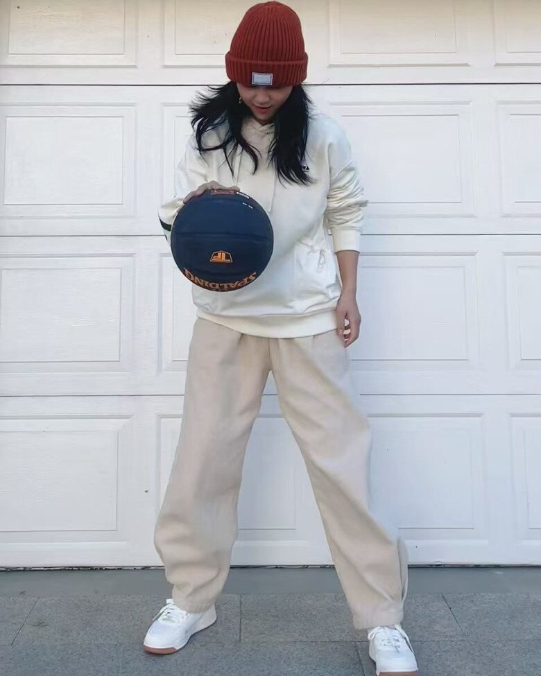 Bên cạnh chế độ ăn uống khoa học, Thang Duy cũng rất chăm chỉ tập luyện nhiều môn thể thao để giữ dáng.