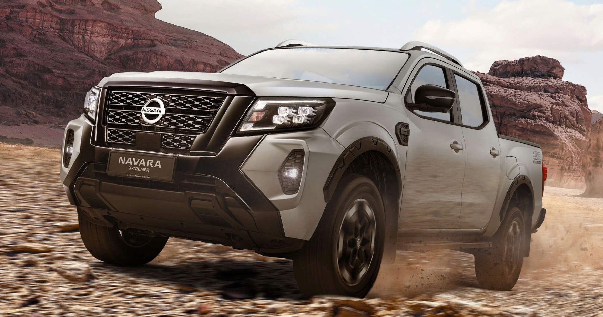 Nissan Navara có thêm bản mới: Phần đầu hầm hố hơn, nội thất bọc da đặc biệt chống bám bẩn, động cơ giữ nguyên- Ảnh 2. Nissan Navara có thêm bản mới: Phần đầu hầm hố hơn, nội thất bọc da đặc biệt chống bám bẩn, động cơ giữ nguyên- Ảnh 2.