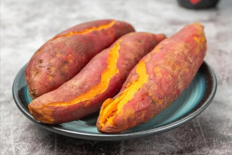 Khoai lang là một lựa chọn tuyệt vời trong thực đơn giảm cân của nhiều người nhờ lượng calo thấp và nguồn dinh dưỡng khá cao.