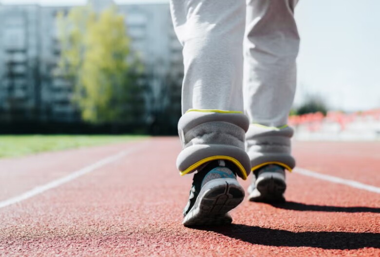 8 cách đi bộ đốt mỡ khiến hội chị em mê mẩn vì quá dễ áp dụng, có 1 kiểu ngược đời nhưng đốt calo cao hơn bình thường - 3