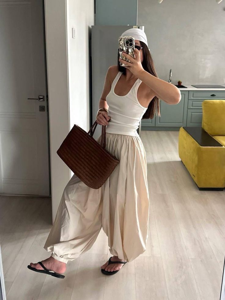 Cập nhật 8 xu hướng thời trang hot nhất thu đông 2025, chẳng cần mua sắm nhiều mà tôi vẫn mặc đẹp mỗi ngày - 5