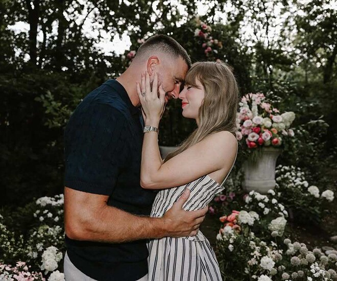 Theo Billboard, loạt ảnh Taylor Swift nhận lời cầu hôn lập kỷ lục là nội dung có một triệu lượt chia sẻ lại nhanh nhất của nền tảng.