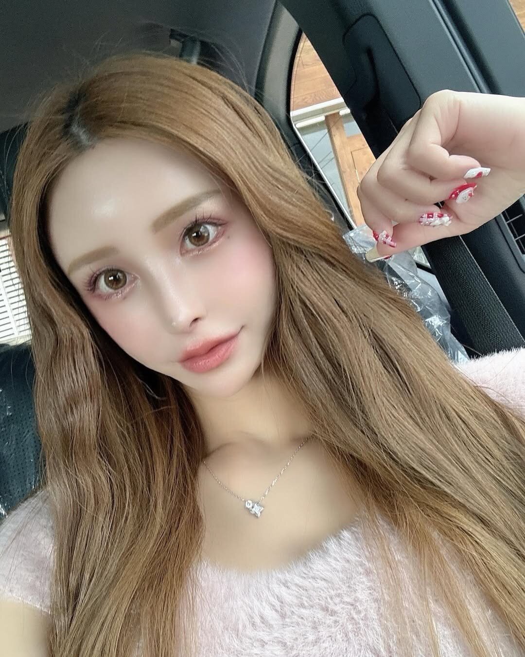 Bà ngoại tuổi 35 trẻ đẹp như chị em với con gái, thân hình nóng bỏng làm amp;#34;dậy sóngamp;#34; mạng xã hội - 4