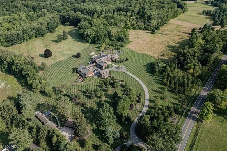 Tài sản khủng của amp;#34;nàng Rắn chúaamp;#34; nổi tiếng showbiz sắp lấy chồng: Nhà rải khắp nơi, có cơ ngơi nghìn tỷ rộng thênh thang - 19