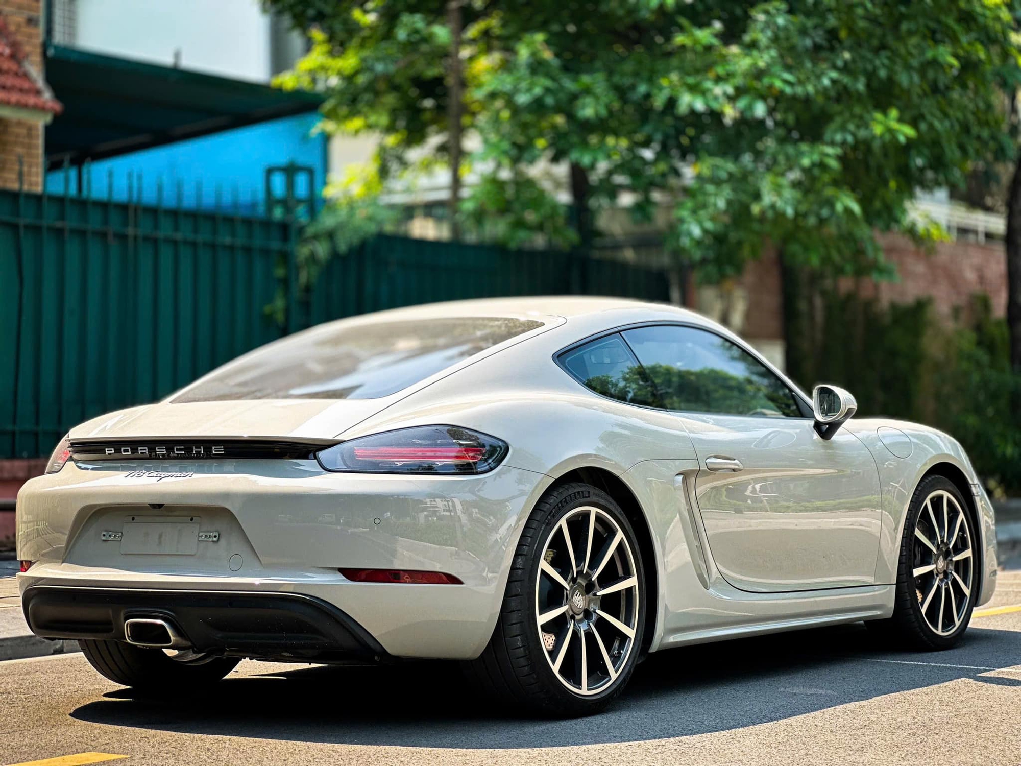 Bộ đôi Porsche 718 Cayman và Boxster bản máy xăng sắp khai tử, chuẩn bị điện hóa hoàn toàn: Những chiếc xe tại Việt Nam sẽ thành bản giới hạn- Ảnh 5.