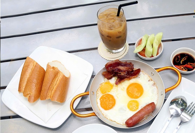 Uống cà phê sau ăn giúp làm chậm quá trình hấp thụ và giảm nguy cơ gặp tác dụng phụ của caffeine.