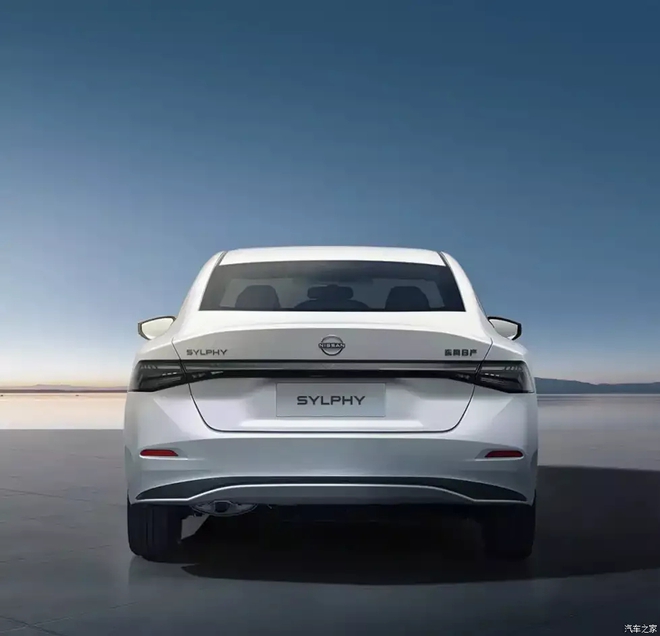 Nissan Sentra - Đàn anh Almera có bản nâng cấp lớn: Bỏ ca lăng khổng lồ, đèn hậu kéo dài bắt ‘trend’, cạnh tranh Mazda3, Civic- Ảnh 5.