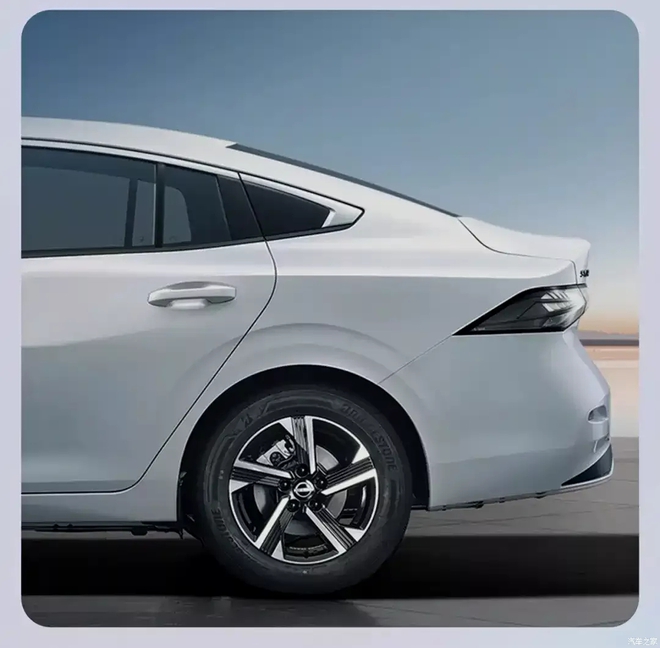 Nissan Sentra - Đàn anh Almera có bản nâng cấp lớn: Bỏ ca lăng khổng lồ, đèn hậu kéo dài bắt ‘trend’, cạnh tranh Mazda3, Civic- Ảnh 8.