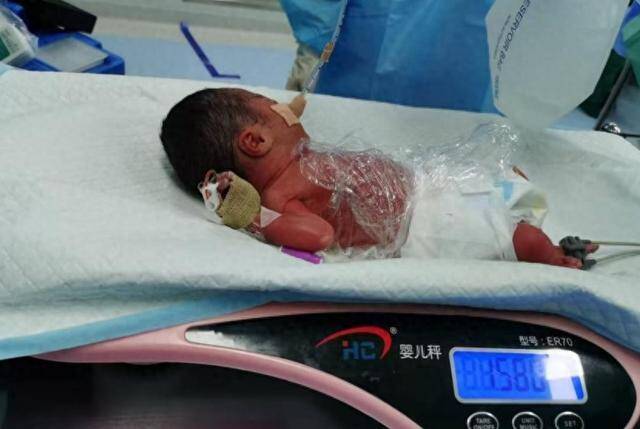 Em bé chào đời an toàn và khỏe mạnh.