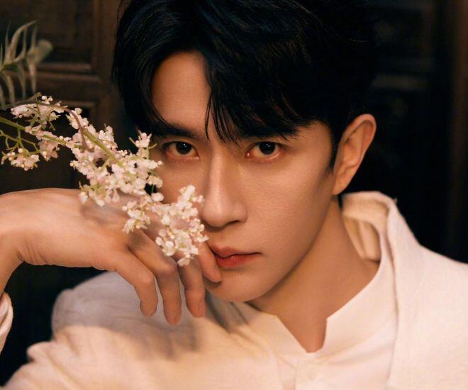 Sự ra đi đột ngột của nam diễn viên Vu Mông Lung đã gây chấn động toàn cõi mạng xứ Trung.