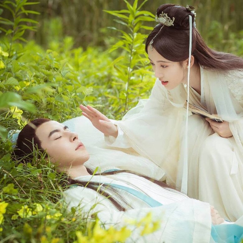 Vu Mông Lung sánh vai cùng Cúc Tịnh Y trong Tân Bạch Nương Tử Truyền Kỳ.
