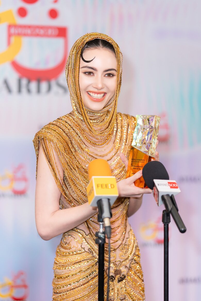 amp;#34;Ma nữ đẹp nhất Thái Lanamp;#34; Mai Davika hoá nữ thần khi đổ bộ thảm đỏ, visual sắc lẹm khó tìm được người thay thế - 6