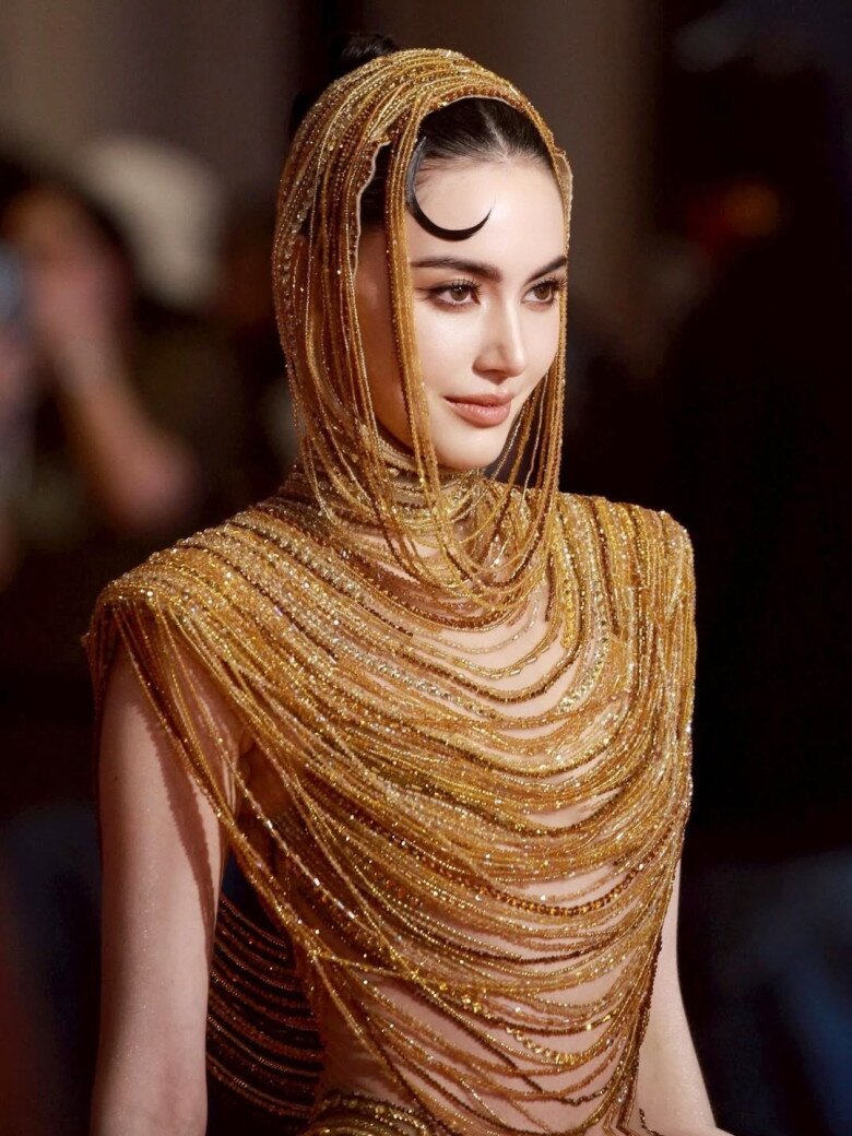 amp;#34;Ma nữ đẹp nhất Thái Lanamp;#34; Mai Davika hoá nữ thần khi đổ bộ thảm đỏ, visual sắc lẹm khó tìm được người thay thế - 8