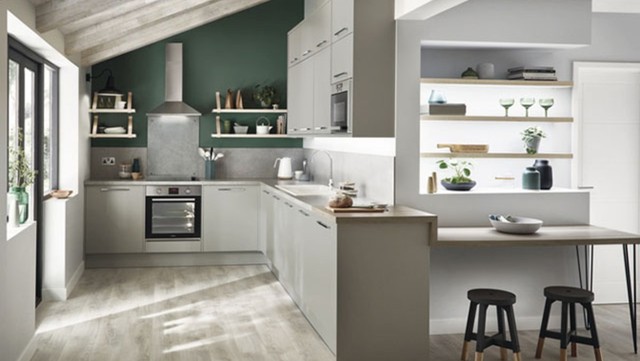 Theo phong thủy, có ba hướng phù hợp nhất để đặt bếp nấu là Đông Bắc, Tây và Nam, các hướng còn lại đều được đánh giá là không tốt.