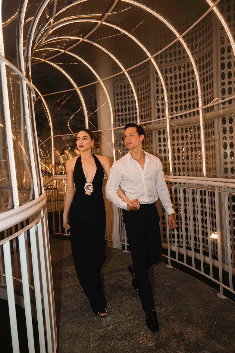 Phong cách ăn mặc khi xuất hiện cùng nhau của Hà Tăng và Kim Lý.