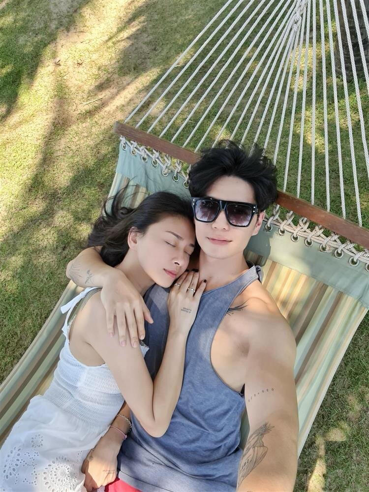 Phối đồ đi date theo 3 cặp đôi đẹp mỹ mãn Vbiz: Từ sang xịn đến giản dị phóng khoáng nhưng đều có một điểm chung - 5