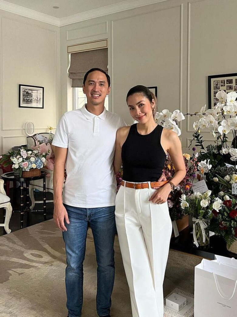 Các cặp đôi theo phong cách khác nhau tuỳ vào lối sống, sở thích và hoàn cảnh nhưng có một điểm chung là sự tương đồng trong trang phục cũng như sự bền bỉ trong sự đồng hành theo năm tháng.