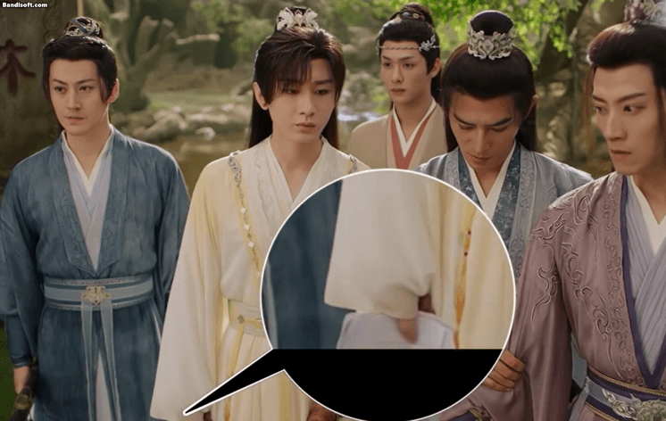 Chưa thấy phim cổ trang nào mà sạn cả rổ thế này: Nam chính đi dép Crocs mới chán, bảo sao bị chê lên bờ xuống ruộng- Ảnh 1.