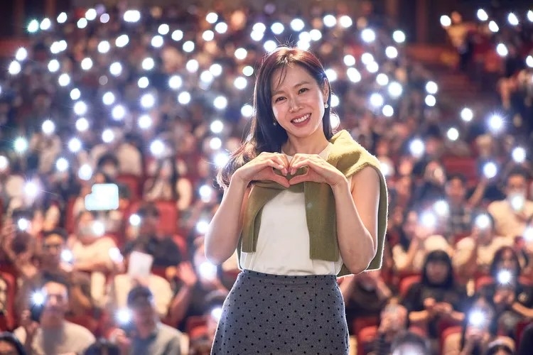 Son Ye Jin, 43 tuổi, tại buổi giao lưu fan. Ảnh: Chosun