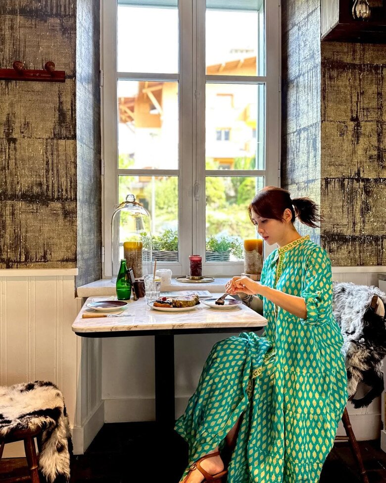 Lê Tư áp dụng 4 nguyên tắc trong ăn uống chính là không dầu mỡ, không đường, không đồ uống chứa cồn và ít tinh bột.