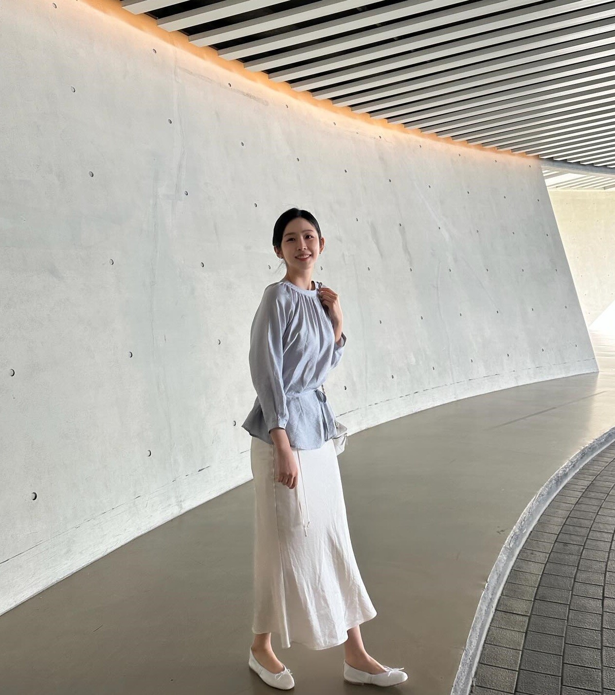 Đi làm mỗi ngày nhưng vòng 2 lại “kém thon”? Chỉ cần sắm đủ 4 items này, chị em vừa giấu bụng gọn gàng, vừa hack dáng dài miên man - 17