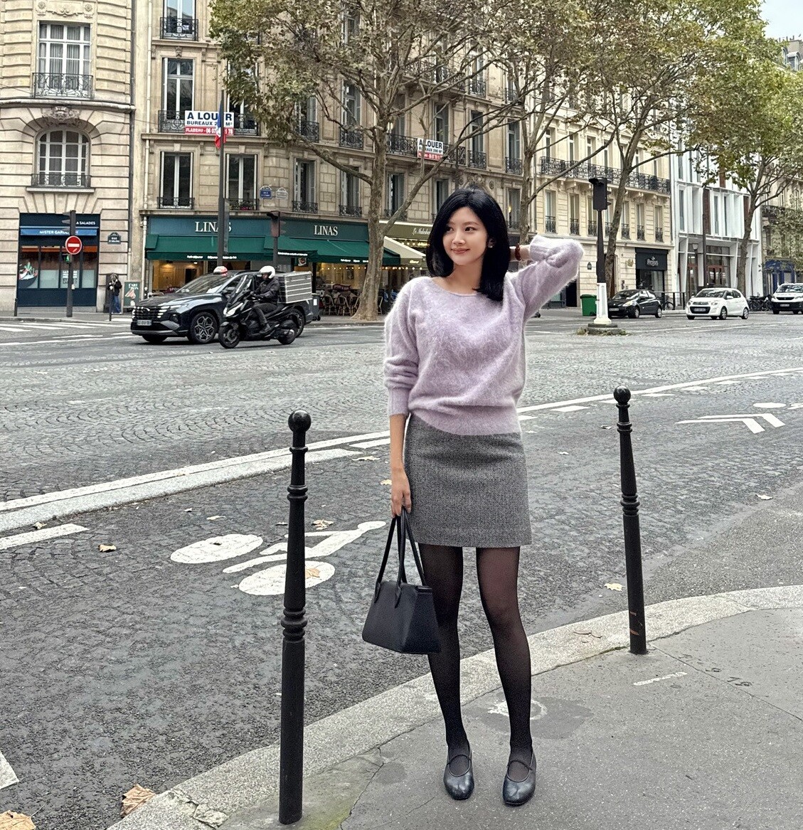 Thích mang giày bệt? 4 kiểu chân váy amp;#34;cứu nguyamp;#34; giúp bạn cao ráo, thanh thoát hơn cả đi cao gót - 1