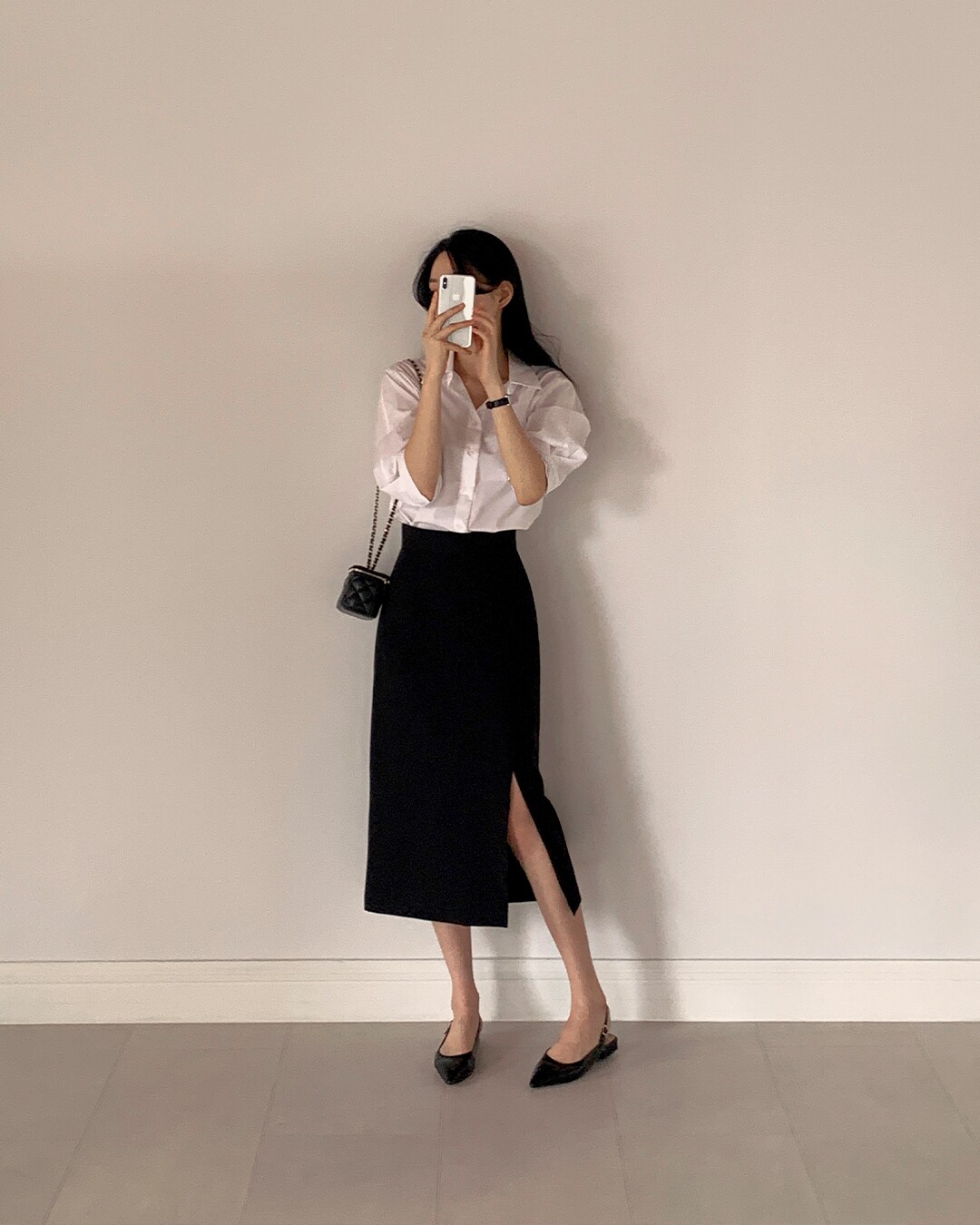 Thích mang giày bệt? 4 kiểu chân váy amp;#34;cứu nguyamp;#34; giúp bạn cao ráo, thanh thoát hơn cả đi cao gót - 10