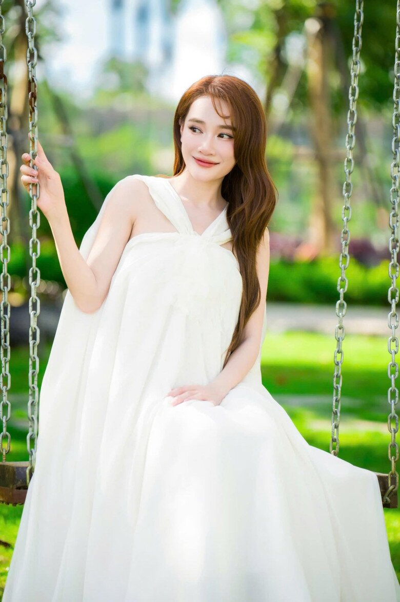 Ở tuổi 35, Nhã Phương lên chức mẹ lần 3.