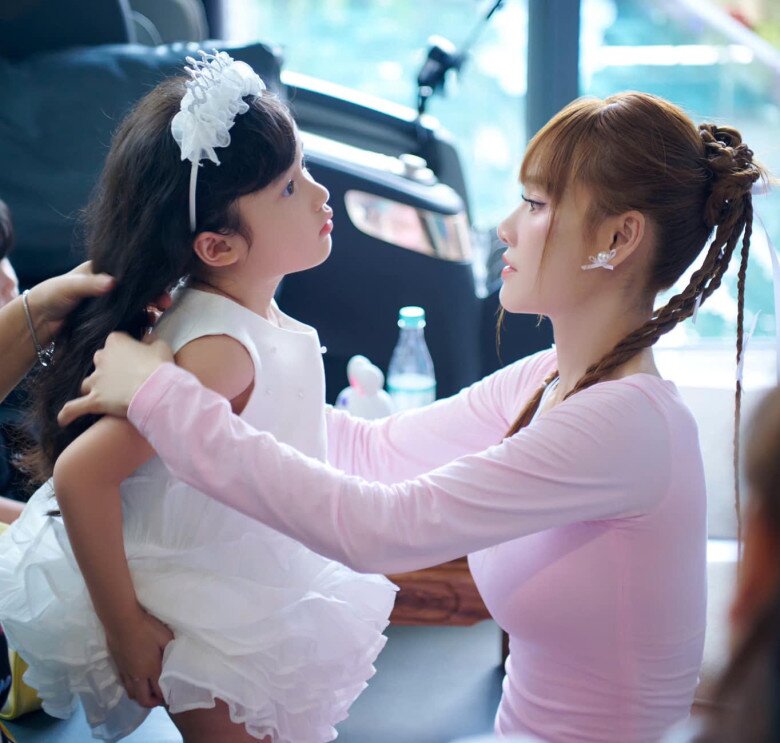 Chào đời vào năm 2019, con gái của vợ chồng Nhã Phương - Trường Giang ngày càng xinh xắn.