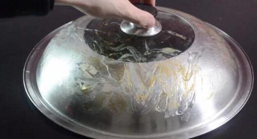 Người thông minh thường úp ngược nắp nồi thế này, 10 nhà thì 9 nhà chưa biết, hiệu quả thật bất ngờ - 2