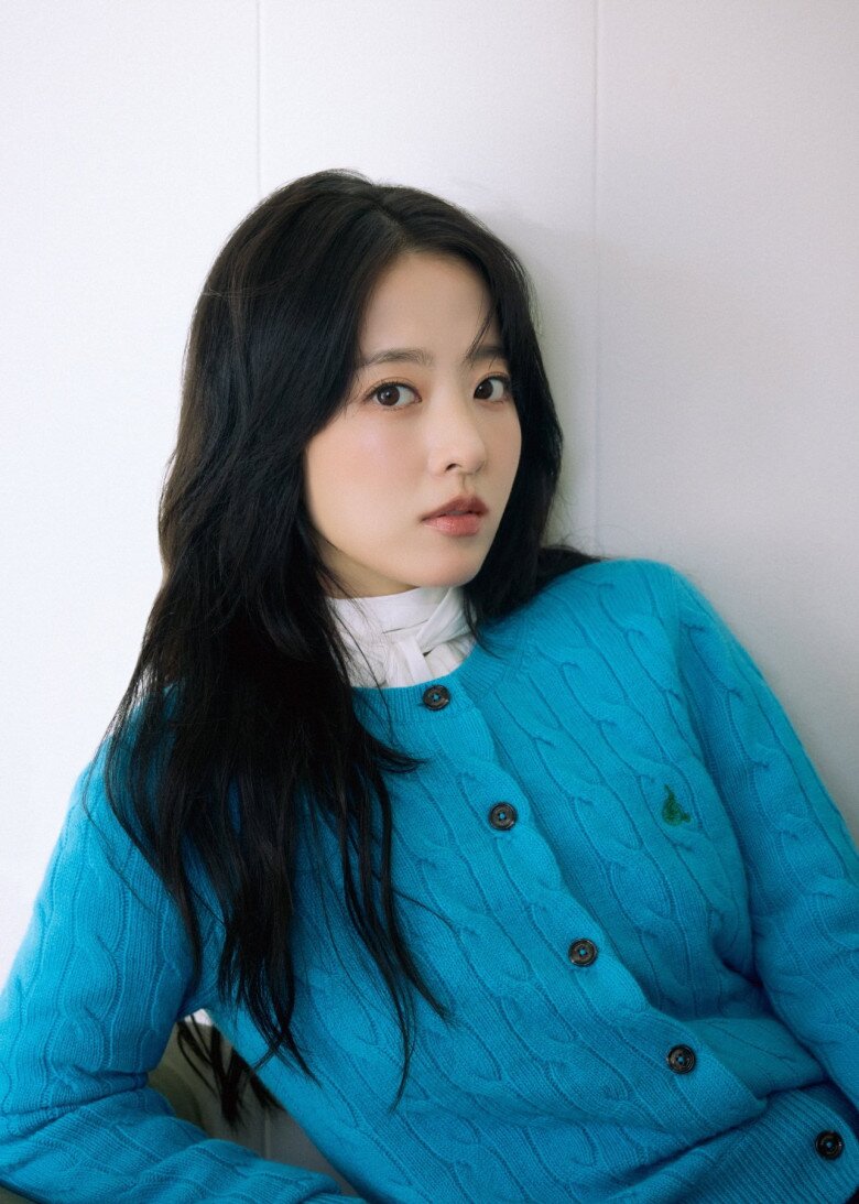 Ăn táo mỗi sáng và uống ít nhất 1,5L nước lọc là thói quen được Park Bo Young duy trì suốt nhiều năm qua.