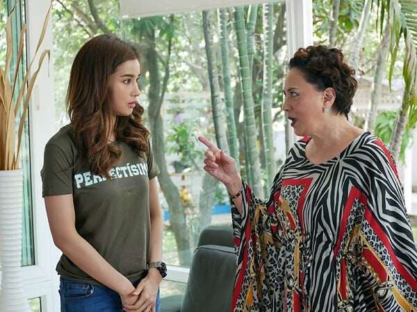 Cứ 10h sáng chủ nhật mẹ chồng gõ cửa gọi dậy để bà dạy nấu ăn, quét nhà. (Ảnh minh họa)