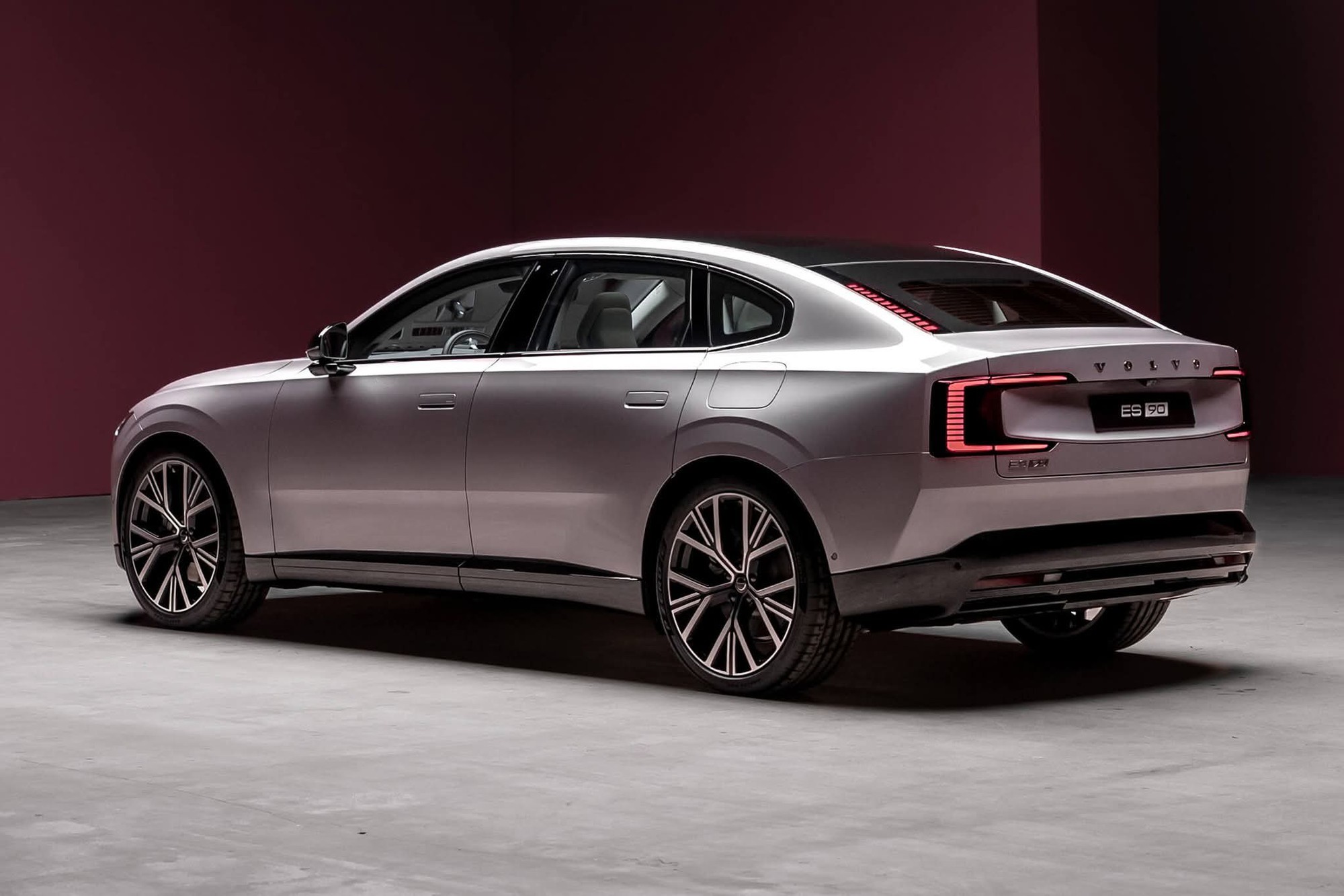 Volvo ES90 chốt ra mắt ĐNÁ ngày 22/10: Động cơ điện mạnh nhất 689 mã lực, chạy Hà Nội - Huế không cần sạc- Ảnh 3.