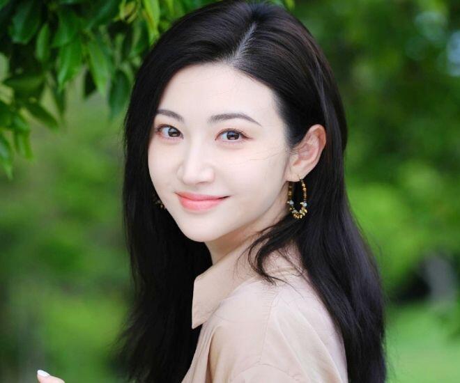 Cảnh Điềm lên tiếng khẳng định không bao giờ vì tiền mà bán rẻ tình yêu.